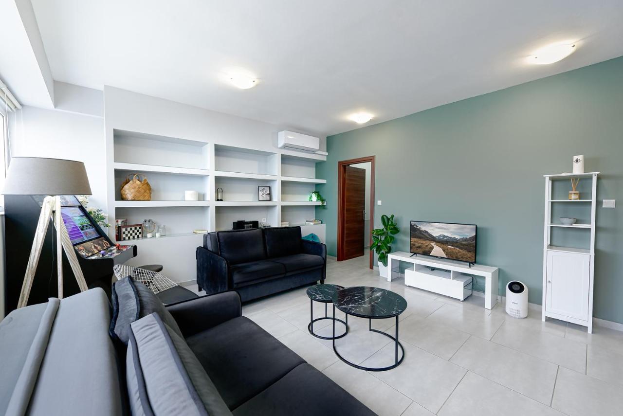 Patras' Hitech Apartment Eksteriør billede