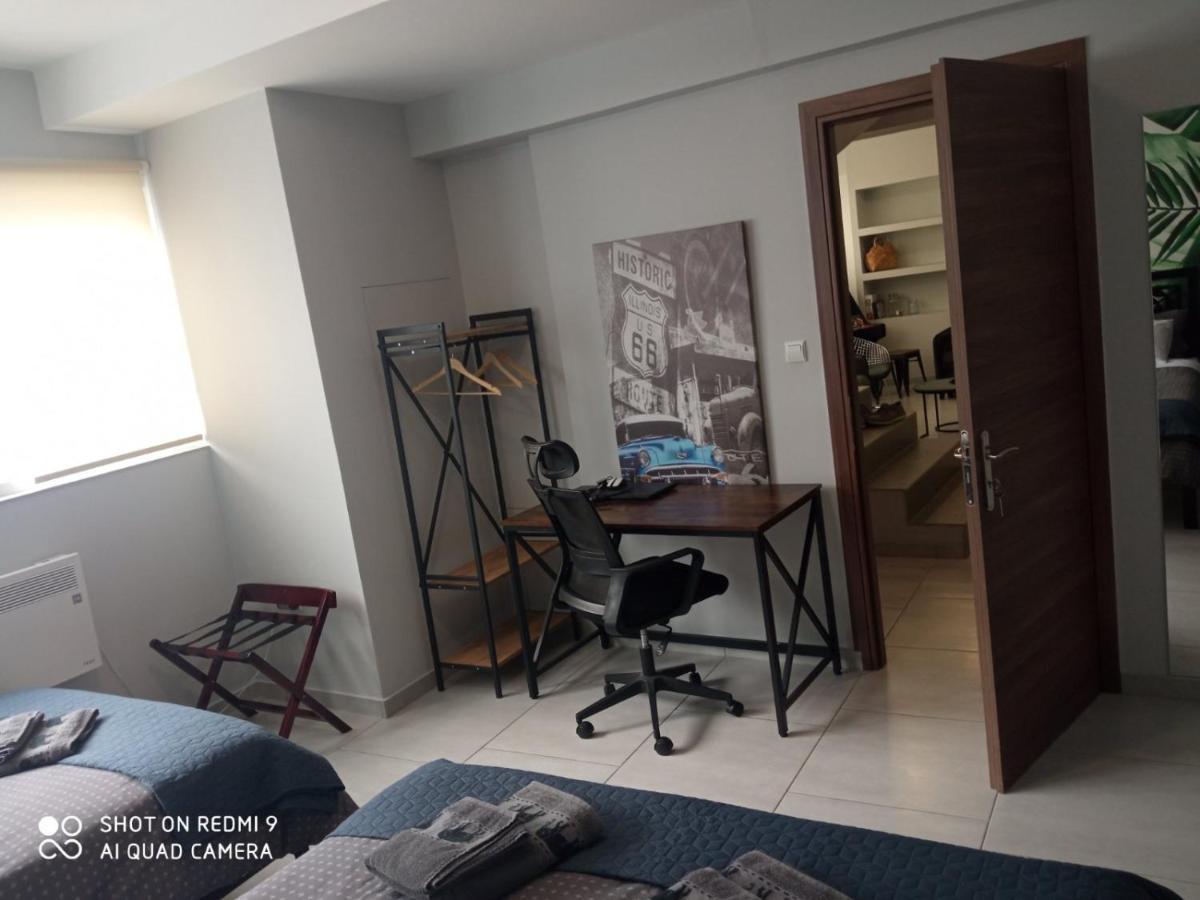 Patras' Hitech Apartment Eksteriør billede
